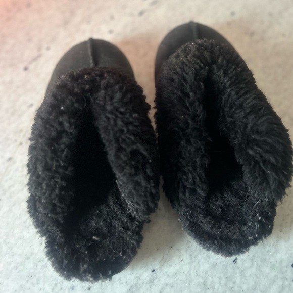 Ugg Slip Ons Boots slippers Used Condition Size 7 - Picture 2 of 3